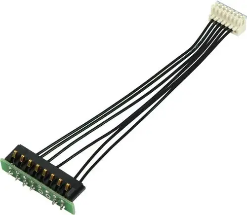 Kabelbaum mit mehreren Drähten, verbunden durch einen Stecker an jedem Ende. Ein Teil ist braun und das andere beige. Eignet sich für Bosch-Anwendungen in der Elektrotechnik.